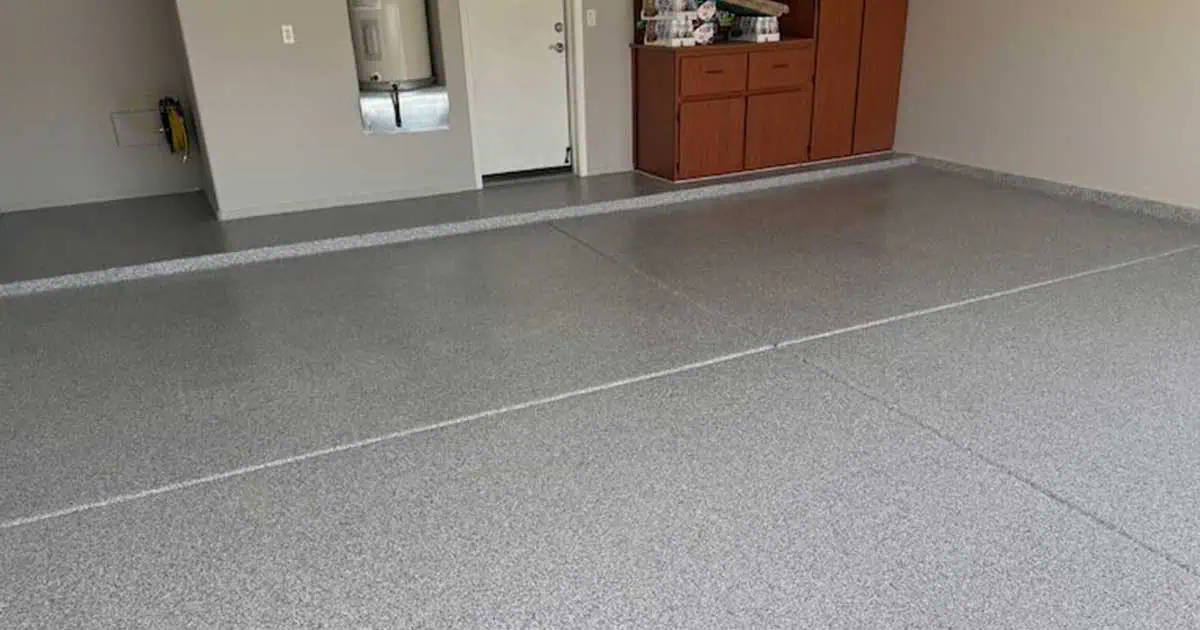Vivid Desert Flake 3-Car Garage Solid Finish